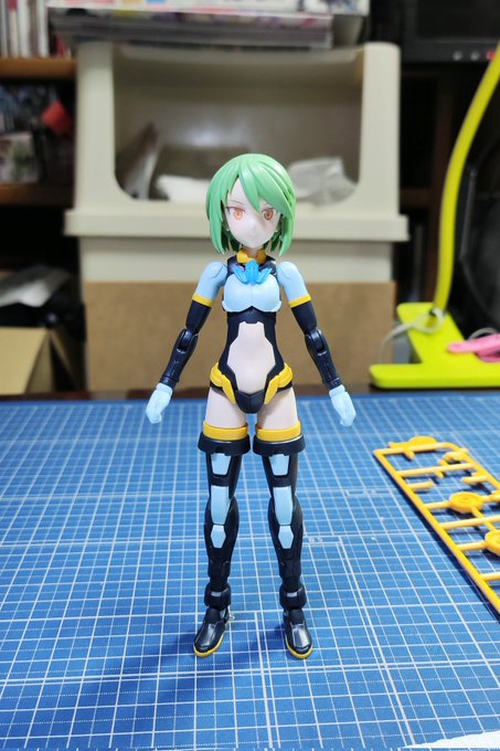 ファルちゃんノーマルモード完成〜。ビルドファイターズのサントラ聴きながら組んで丁度だから、腿の合わせ目消しを含めて2時間 ファルちゃんノーマルモード完成〜。ビルドファイターズのサントラ聴きながら組んで丁度だから、腿の合わせ目消しを含めて2時間