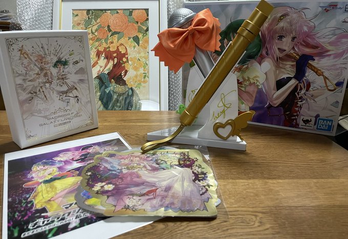 ここ数日で赤髪の白雪姫にマクロスFと次々届いた!マイクは箱イラストまでよき、、音響の沼につっこんで構築したサラウンド環境 ここ数日で赤髪の白雪姫にマクロスFと次々届いた!マイクは箱イラストまでよき、、音響の沼につっこんで構築したサラウンド環境
