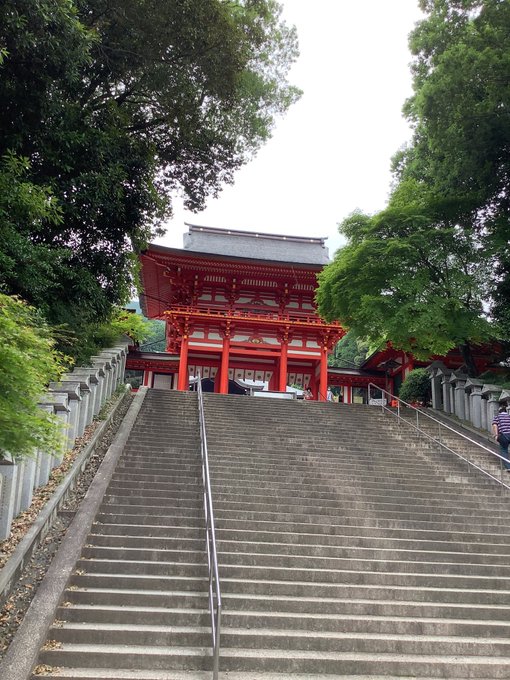 #近江神宮 (滋賀県大津市)御祭神 : 天智天皇(中大兄皇子)天智天皇が営んだ近江大津宮の跡に創建され、『ちはやふる』の #近江神宮 (滋賀県大津市)御祭神 : 天智天皇(中大兄皇子)天智天皇が営んだ近江大津宮の跡に創建され、『ちはやふる』の