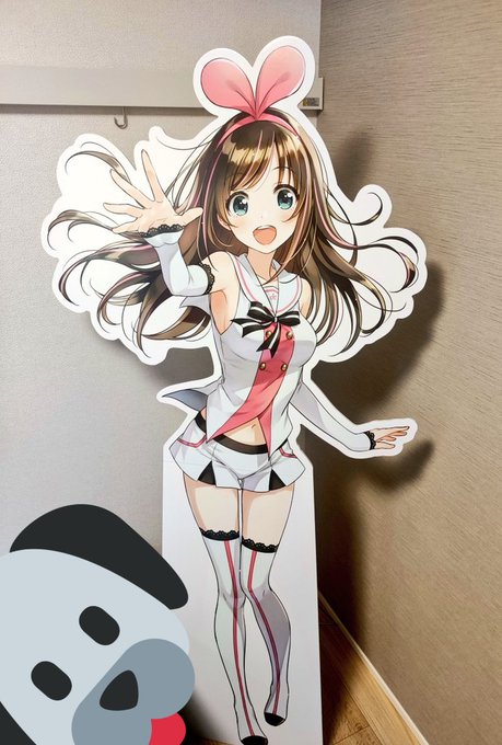 わたしの部屋にもアイちゃんやってきて感激した(デカすぎてビックリした)🎀これこそ天井に配置していつも見守って欲しい😆#キ わたしの部屋にもアイちゃんやってきて感激した(デカすぎてビックリした)🎀これこそ天井に配置していつも見守って欲しい😆#キ