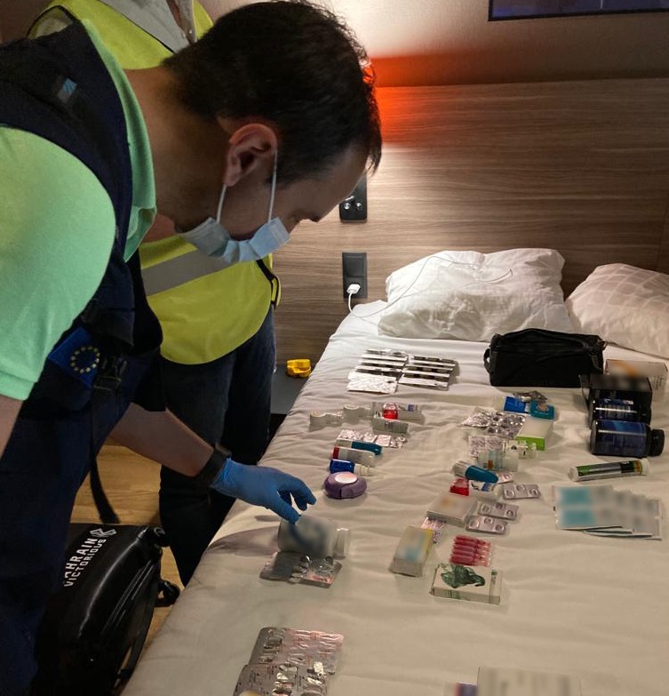 test Twitter Media - Supported by #Europol, authorities in 🇫🇷 🇧🇪 🇪🇸 🇭🇷 🇮🇹 🇵🇱 🇸🇮 have carried out a crackdown on doping in cycling races
🔹 14 properties searched
🔹 3 people interrogated 

🚴The investigation is ongoing and the evidence seized being examined

More ➡️ https://t.co/7zgXqca8U5 https://t.co/PrhBUuNaXx