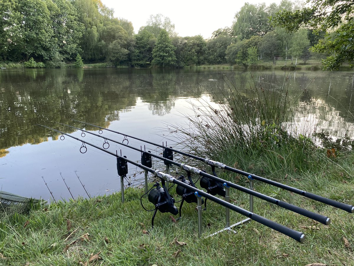 Rods out, let’s see what the next 17 days have in store #carpfishing #france https://t.co/s2phiFvD