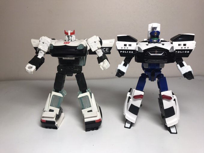 #ジョブレイバー手元にあった他の商品と比較。サイズはトランスフォーマーのデラックスクラス相当になります。ここ最近のタカラ #ジョブレイバー手元にあった他の商品と比較。サイズはトランスフォーマーのデラックスクラス相当になります。ここ最近のタカラ