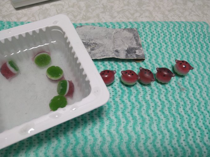 金カムみながら🍉メンダー磨いてるけど飽きてきた🤣🤣(研磨嫌い🤣) 金カムみながら🍉メンダー磨いてるけど飽きてきた🤣🤣(研磨嫌い🤣)