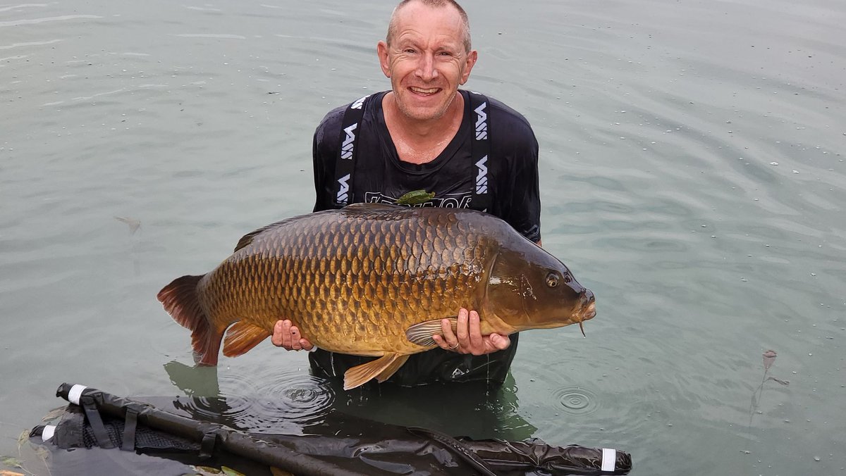 A beautiful common caught at BMP carp <b>Fishery</b> in France on 2 15mm link pop ups.
Nice one Neil