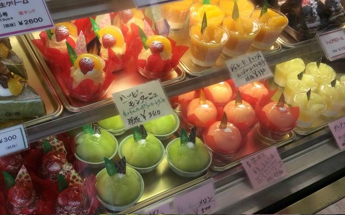#スイーツフルーツ東海 岐阜市西鶉の『モンターニュ』で食べたまるごと桃とメロンのスイーツが美味しかったです😋💕#サンファ
