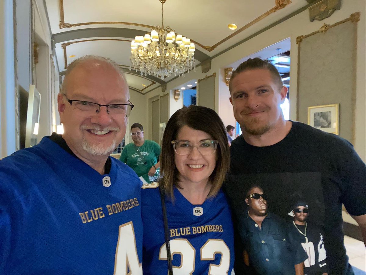 test Twitter Media - Not only are the @Wpg_BlueBombers a great team, they are good to their fans. We can’t wait to cheer them on tomorrow. @Bighill44 @ShowTimeSheed @elJEFEcoat44 #ForTheW https://t.co/pMTUYJNqrg