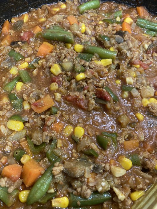朝からドライカレー作ってました夕方まで寝かせてガラムマサラで辛さ調整して出来上がり〜#ドライカレー#甘々と稲妻 朝からドライカレー作ってました夕方まで寝かせてガラムマサラで辛さ調整して出来上がり〜#ドライカレー#甘々と稲妻