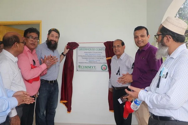 test Twitter Media - Combating wheat blast disease is a shared goal 4 @CIMMYT & its partners in🇧🇩. It's wonderful to see improvements in key infrastructures such as the new greenhouse complex, that was inaugurated recently at Bangladesh Wheat & Maize Research Institute #BWMRI. https://t.co/pRk7JXkJF7 https://t.co/cQKbOEt327
