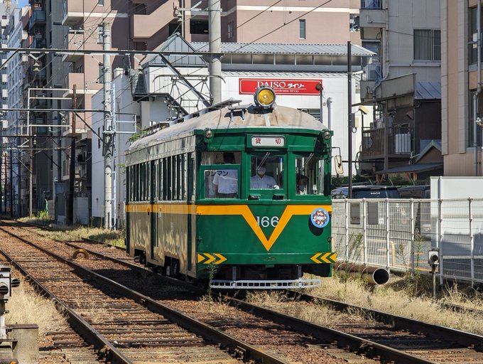 9月25日(日)阪堺電車 モ166形貸切電車新今宮にてきんモザ展Osaka 開催記念ということで走りました。後ろからは、 9月25日(日)阪堺電車 モ166形貸切電車新今宮にてきんモザ展Osaka 開催記念ということで走りました。後ろからは、