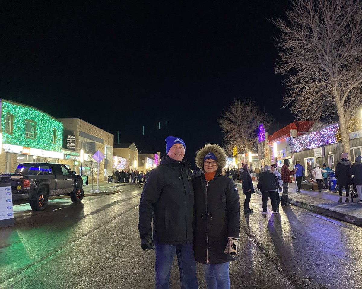 test Twitter Media - Holiday Alley and the lighting of MB Ave East this evening.  A sure sign that the holiday season has begun.  Holiday Alley runs until Sunday.  Schedule of events can be found at https://t.co/jSrkG53w3D. ⁦@HolidayAlley⁩ ⁦@cityofselkirk⁩ ⁦@RMofstandrews⁩ https://t.co/YKPIivuBxY