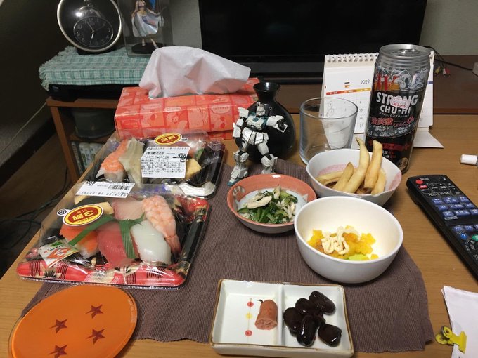 こんばんは、やまびこです♪今夜はガンダムさんと晩酌です夕飯は?ムーミーに寄ったら割引きやってたので、 #3割引祭り 開催 こんばんは、やまびこです♪今夜はガンダムさんと晩酌です夕飯は?ムーミーに寄ったら割引きやってたので、 #3割引祭り 開催