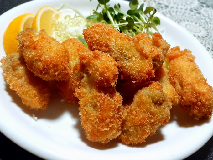 福山へ③昨夜の夕飯。オカンに頼んでカキフライと魚の煮付けを食べた。美味すぎ😋東京へ出て25年半が経ちましたが···変わら 福山へ③昨夜の夕飯。オカンに頼んでカキフライと魚の煮付けを食べた。美味すぎ😋東京へ出て25年半が経ちましたが···変わら
