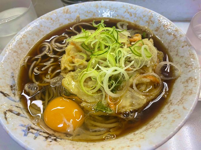 ももくりさんと立ち食いそばデビューしてきた✌️おそば美味しかったし脚色無くがちの「秒で」出てきてびっくりした!またいきた ももくりさんと立ち食いそばデビューしてきた✌️おそば美味しかったし脚色無くがちの「秒で」出てきてびっくりした!またいきた