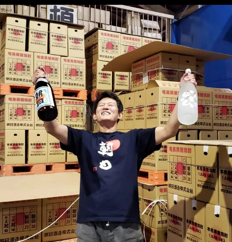 test ツイッターメディア - 黒糖焼酎蔵「朝日酒造」をご紹介
45
ここで、喜禎代表によれば、東京で発見したお酒の造りの面白さというのは、だいたい次のようなことである。
お酒というのは、造る場所や人によって味が変わるのである。 https://t.co/aRoa3Kll3f