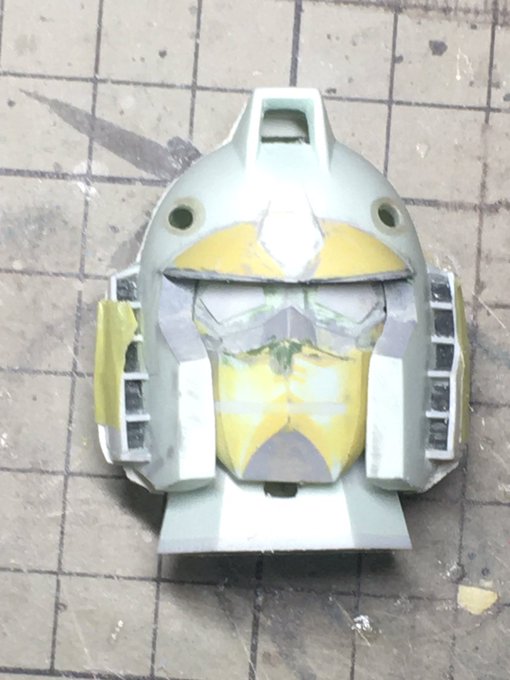 1/60ガンダムさんの顔と首がやっと付くようになった。中はこんなで、顔とヘルメット前半は真鍮線で位置決め&取り外 1/60ガンダムさんの顔と首がやっと付くようになった。中はこんなで、顔とヘルメット前半は真鍮線で位置決め&取り外