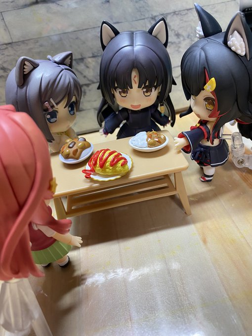 #深夜のねんどろ撮影60分一本勝負1/22 お題【かれー】カレーにわくわくなみんな(1名はカレーオムライスのイメージ)。 #深夜のねんどろ撮影60分一本勝負1/22 お題【かれー】カレーにわくわくなみんな(1名はカレーオムライスのイメージ)。