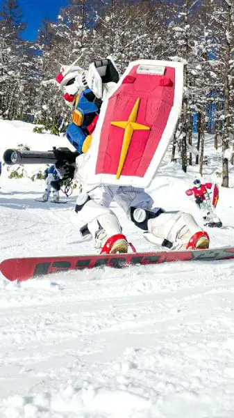白き流星ってそういう…⛷️▼19年前と今を比較 コスプレスノーボーダー・生ガンダムさんのウェアに注目#gundam #c 白き流星ってそういう…⛷️▼19年前と今を比較 コスプレスノーボーダー・生ガンダムさんのウェアに注目#gundam #c