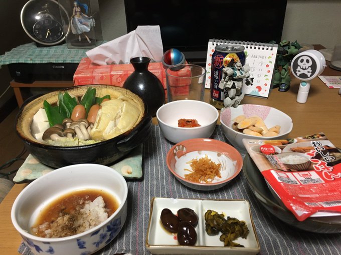 こんばんは、やまびこです♪今夜はガンダムさんに挨拶しようとしますが、隠れてしまうザク改さんと #とりあえず余り物鍋 で こんばんは、やまびこです♪今夜はガンダムさんに挨拶しようとしますが、隠れてしまうザク改さんと #とりあえず余り物鍋 で