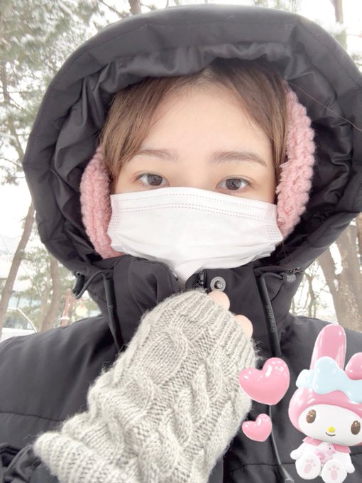 今日は雪が沢山降ったから1人で雪遊びしたよ❄️🤍DIVEも一緒にする?#IVE #아이브 #レイ #레이 #REI 今日は雪が沢山降ったから1人で雪遊びしたよ❄️🤍DIVEも一緒にする?#IVE #아이브 #レイ #레이 #REI