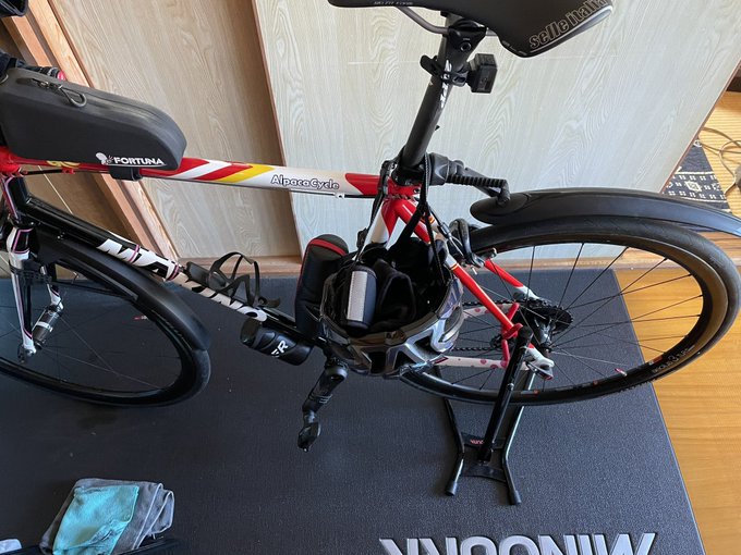 今更だけど当分の間通勤街乗りバイクになってるろんぐらいだぁす!エディションにフェンダー付けた(掃除する手間を少しでも減ら 今更だけど当分の間通勤街乗りバイクになってるろんぐらいだぁす!エディションにフェンダー付けた(掃除する手間を少しでも減ら
