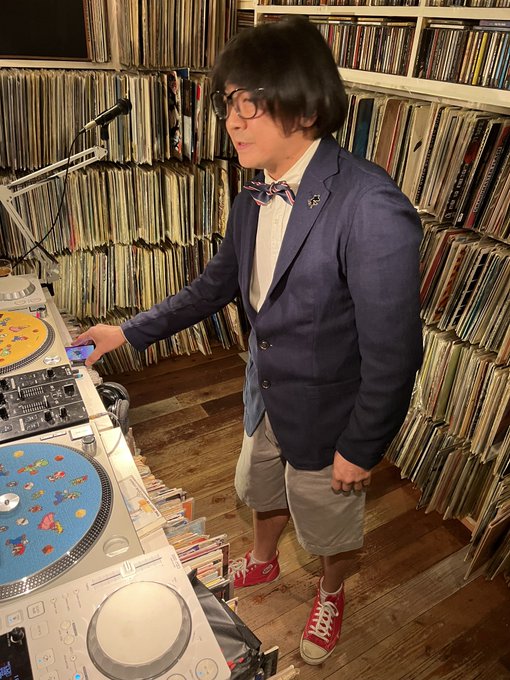 誰よりも気合いが入っているコナン王国ことカリメロ王国!!DJブースで下が見えないのに半ズボンに赤いシューズ‼︎掛ける曲は 誰よりも気合いが入っているコナン王国ことカリメロ王国!!DJブースで下が見えないのに半ズボンに赤いシューズ‼︎掛ける曲は