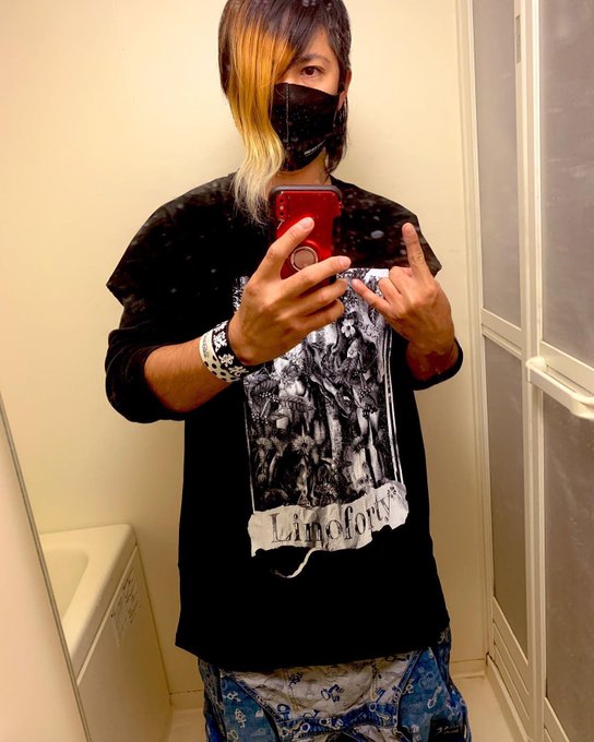 本日、神戸国際会館参戦します。見かけて声掛けてくれたらYOHさんのピックと自分のピックあげます😎数枚しか持参しないので# 本日、神戸国際会館参戦します。見かけて声掛けてくれたらYOHさんのピックと自分のピックあげます😎数枚しか持参しないので#