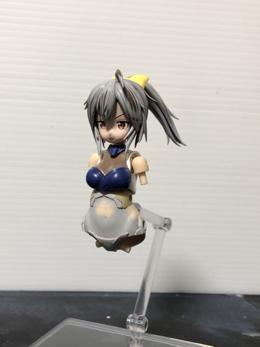 源内あお デフォルメ化フェイスパーツの塗装とデカール完了。アイデカールは付属の瞳デカールが大きめなのでデフォルメ顔にも合 源内あお デフォルメ化フェイスパーツの塗装とデカール完了。アイデカールは付属の瞳デカールが大きめなのでデフォルメ顔にも合