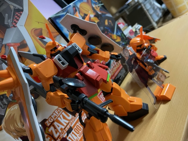 SD・MGハイネ専用ザク完成。運良く駿河屋で購入出来ました。 昔の品なのでアクスタ付き。#ガンプラ #西川貴教 #TMR SD・MGハイネ専用ザク完成。運良く駿河屋で購入出来ました。 昔の品なのでアクスタ付き。#ガンプラ #西川貴教 #TMR