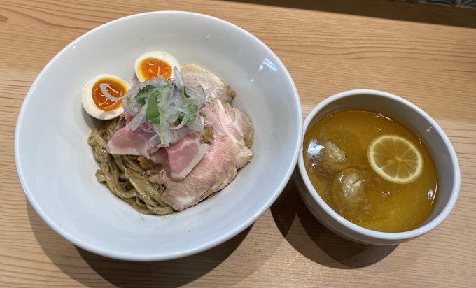セキレイ 〜NIBOSHI no D5〜特製塩つけ和え玉チャーシュー丼煮干ペしっかり和えられた管野平打麺のみでも美味いの セキレイ 〜NIBOSHI no D5〜特製塩つけ和え玉チャーシュー丼煮干ペしっかり和えられた管野平打麺のみでも美味いの