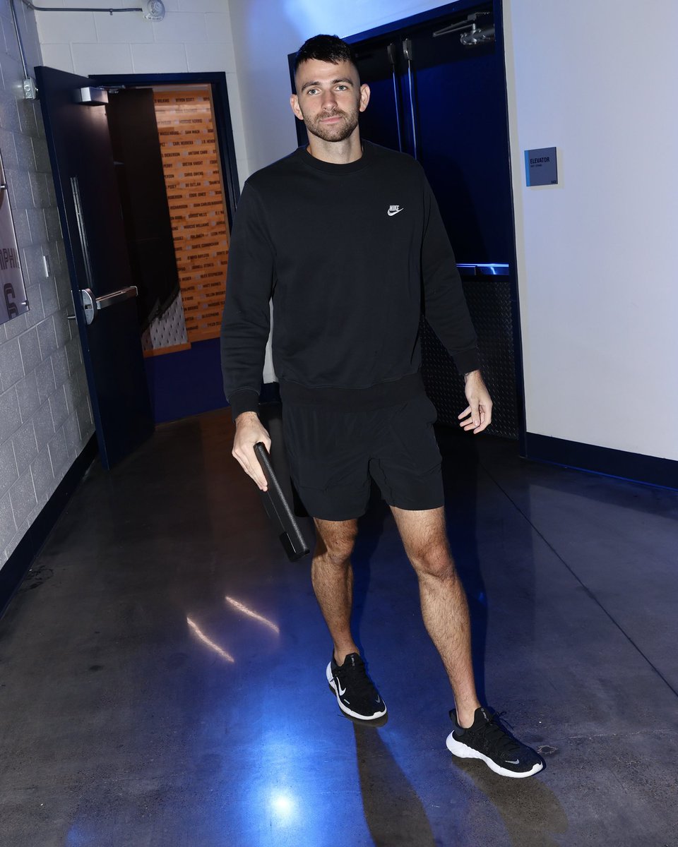 https://pbs.twimg.com/media/Fq0Hj8_X0AAdSHg.jpg Live stream: Warriors 110, Grizzlies 131