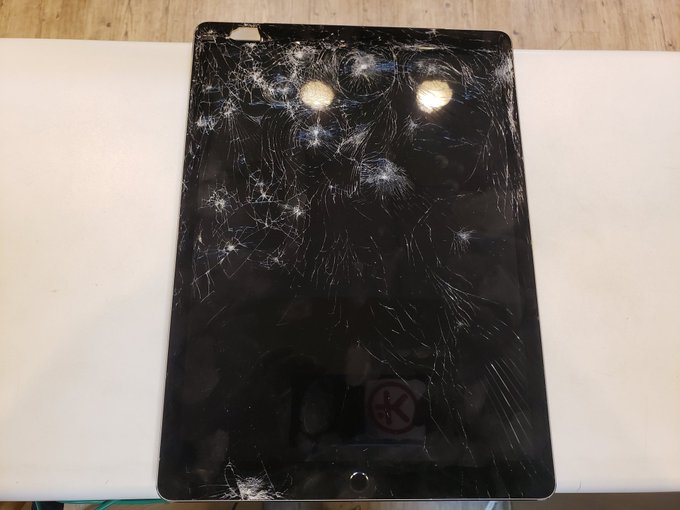 iPad Pro 12.9 画面修理iPad修理の経験と実績が豊富です#ガラス #バッテリー #接続口 #純正同等部品 