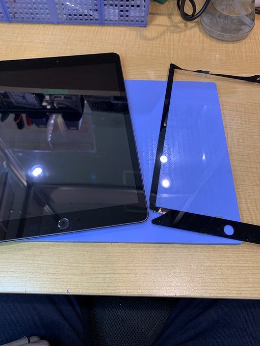 iPadガラス割れ修理も受付中！！割れたままの利用は危険かつ、タッチ不良などの故障が起きる場合もございますのでお早目のお