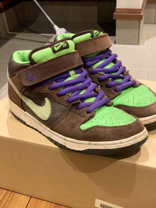 そういえば先日実家で片付けしてたら懐かしいスニーカーがでてきました🌝🟢NIKE DUNK SB MID DONATELL そういえば先日実家で片付けしてたら懐かしいスニーカーがでてきました🌝🟢NIKE DUNK SB MID DONATELL