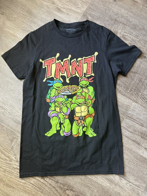 ミュータントタートルズのTシャツ買った$7.99これ着てピザ食べたい🍕 ミュータントタートルズのTシャツ買った$7.99これ着てピザ食べたい🍕