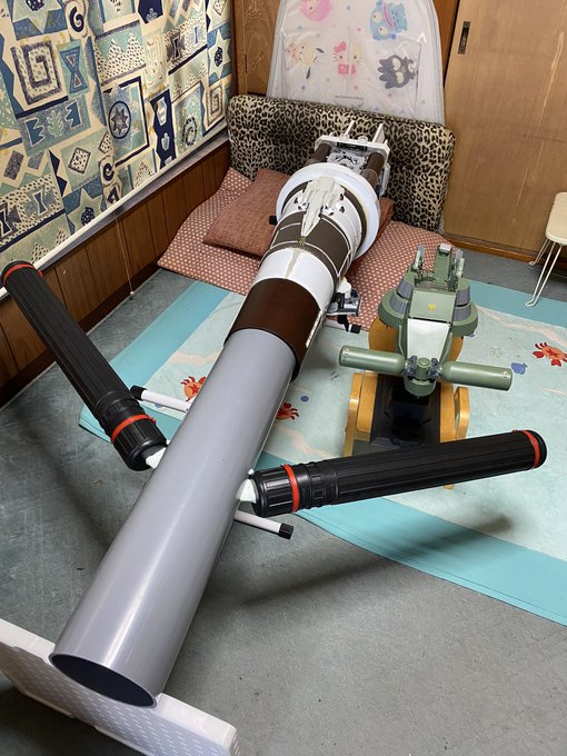 観て。可動するんだよ。msiglooの第一話で活躍する、試作艦隊決戦砲ヨルムンガンドだよ。1/60だよ。娘が持ってるのは