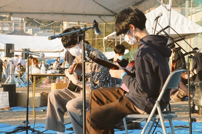 【アルペジオの活動を紹介します！】11/12 六甲祭🏮神戸大学では秋頃に学園祭があります。ぺじおでは路上ライブをしました