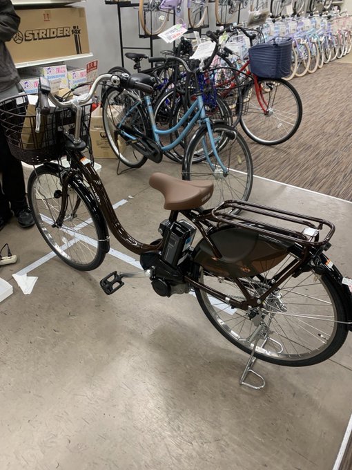 オカンの愛車が壊れちゃったのでアルバム売りまくったお金を皆んなにちょっとワガママ言って新車買ってやった。😂😂🙈🔥小金で一 オカンの愛車が壊れちゃったのでアルバム売りまくったお金を皆んなにちょっとワガママ言って新車買ってやった。😂😂🙈🔥小金で一