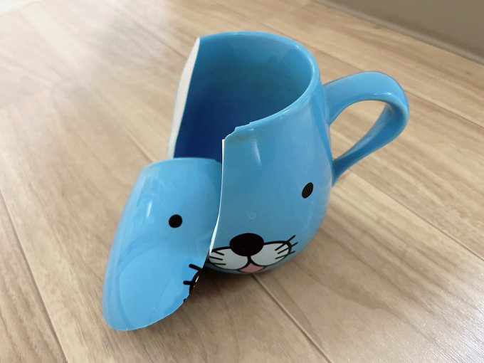 何年も愛用してたぼのぼのマグカップが割れてしまった...😞かなしい..... 何年も愛用してたぼのぼのマグカップが割れてしまった...😞かなしい.....
