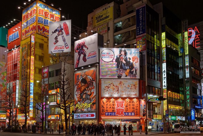 10年前の秋葉原風景(675)この頃の中央通り大黒屋の上は『やはり俺の青春ラブコメはまちがっている。放送開始予定』で、コ 10年前の秋葉原風景(675)この頃の中央通り大黒屋の上は『やはり俺の青春ラブコメはまちがっている。放送開始予定』で、コ