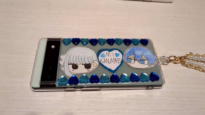 スマホのカバーを美要にしました!少し配置がずれてしまいました💦ついてるシールはダイソーで買いましたチェーンはdiscor スマホのカバーを美要にしました!少し配置がずれてしまいました💦ついてるシールはダイソーで買いましたチェーンはdiscor