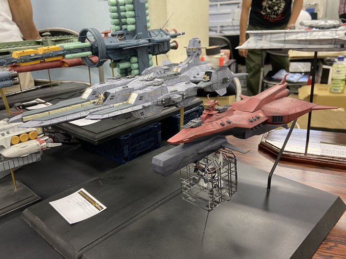 去年のドロオフではヒヤリハットさん とお隣だったので、ゼネラルレビル(Fleetmo製)と自作のグルトップを並ばせて写真 去年のドロオフではヒヤリハットさん とお隣だったので、ゼネラルレビル(Fleetmo製)と自作のグルトップを並ばせて写真