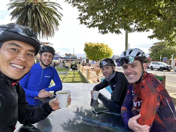 🇦🇺オリンピアン(Rio)のクリス、24時間ナショナルチャンピオンのジョン、エクステラトップ選手のタイラーとレース前のカ 🇦🇺オリンピアン(Rio)のクリス、24時間ナショナルチャンピオンのジョン、エクステラトップ選手のタイラーとレース前のカ