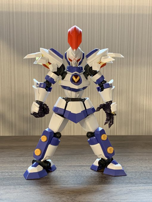 アキレスⅡ進捗細かい部分を進めました。額の模様のところは塗装後に貼り付けの方がマスキングせずに済んだかも…😇引き継ぎ頑張 アキレスⅡ進捗細かい部分を進めました。額の模様のところは塗装後に貼り付けの方がマスキングせずに済んだかも…😇引き継ぎ頑張