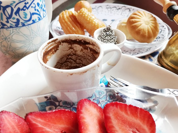 中東揚げ菓子3種とマアムール🍪2種だけど文字数なのでまた今度コーヒー占い☕️ぼのぼの🦦が見えます😂ラッコはアラビア語でキ 中東揚げ菓子3種とマアムール🍪2種だけど文字数なのでまた今度コーヒー占い☕️ぼのぼの🦦が見えます😂ラッコはアラビア語でキ