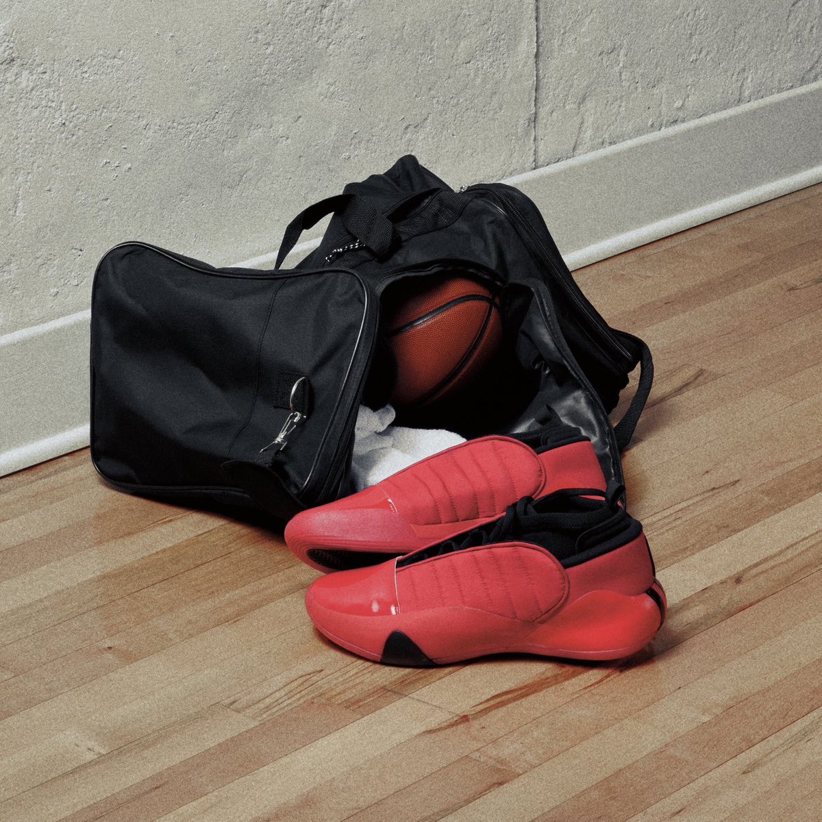 Sizes selling out on FinishLine.
adidas Harden Vol. 7 Red Luxury.
Retail $160. Now $145 shipped.
WI...