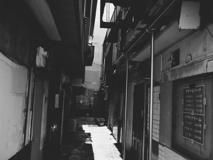 「哀愁」路地#ストリートスナップ #streetphotography #モノクローム  #monochrome #写真