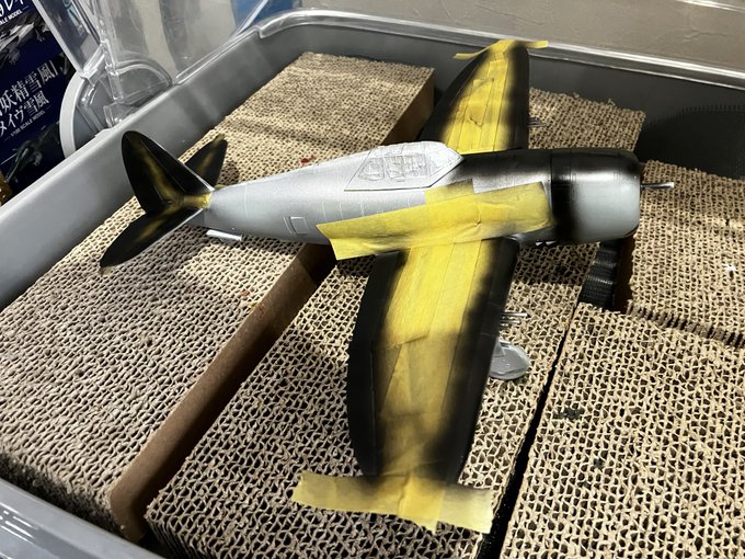 P-47D  サンダーボルト全体的な成形後陰影用塗装　乾燥後全体塗装終了！ 