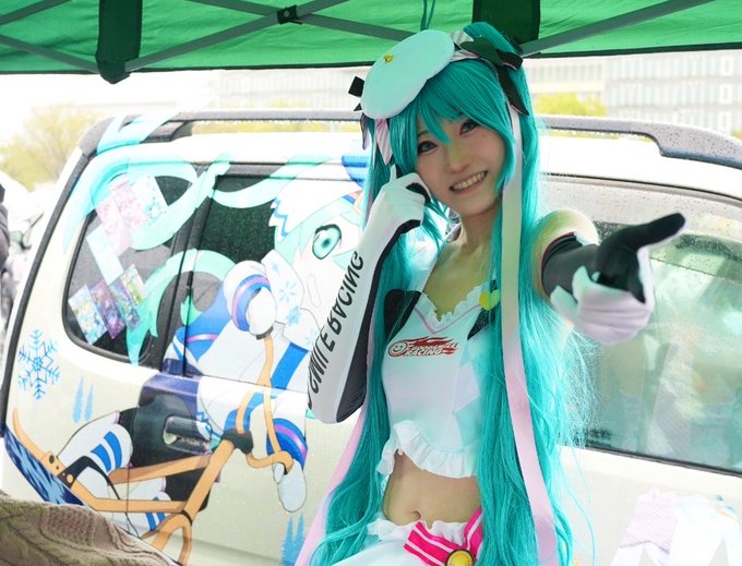 痛車天国でレーミク2019さん着てました!!🎀︎💕︎雨風やばくてテントの下で撮った🥲あまりにも寒くてコート脱いでちゃんと 痛車天国でレーミク2019さん着てました!!🎀︎💕︎雨風やばくてテントの下で撮った🥲あまりにも寒くてコート脱いでちゃんと