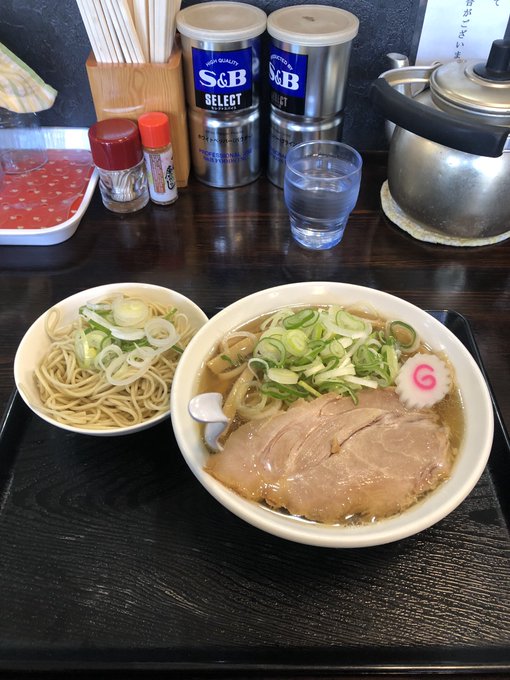東根市  二代目高橋商店中華そばと替え玉クリアなにぼスープにぶっとい麺が美味いんだよねー😋でも、細麺もんまいのよ笑流石の